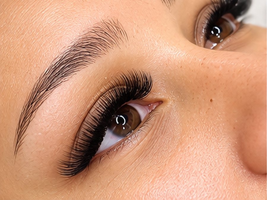Lash extensions, looking up